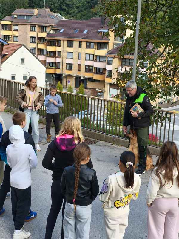 Matjaž in Rik v šoli