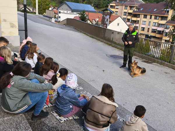 Matjaž in Rik v šoli